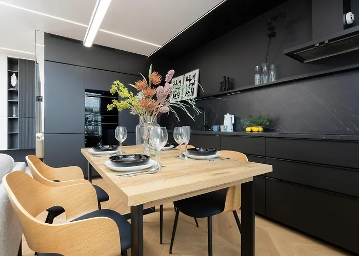 Zoliborz Lux With Parking And Balcony By Renters Prestige Apartamento